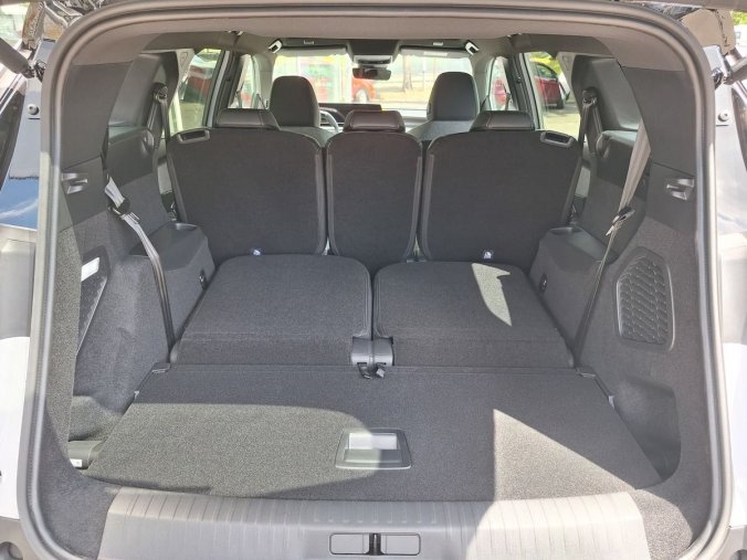 Peugeot 5008, Peugeot 5008 GT Hybrid 145 e-DCS6, barva bílá