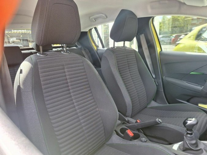 Peugeot 208, Peugeot 208 STYLE 1.2 PT 100K MAN6, barva žlutá