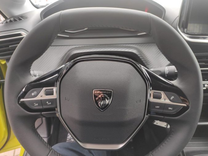 Peugeot 208, Peugeot 208 STYLE 1.2 TURBO 100k MAN6, barva žlutá