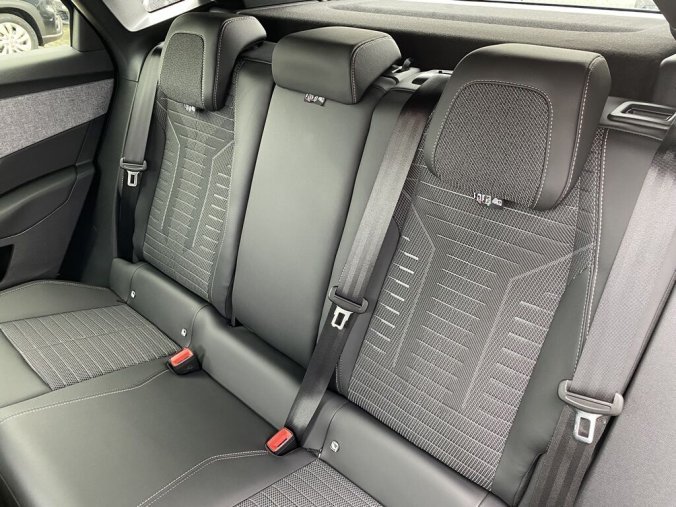Peugeot 3008, Peugeot 3008 ALLURE Hybrid 145 e-DCS6, barva modrá