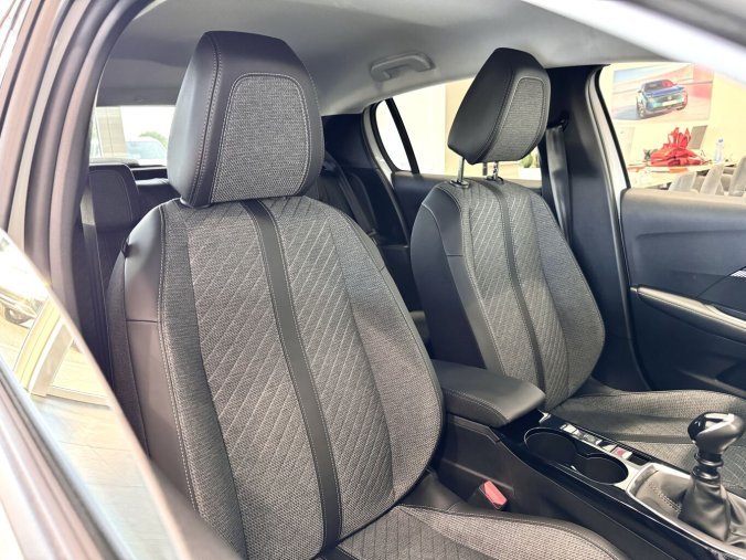 Peugeot 208, Peugeot 208 ACTIVE, 100 koní, Výhřev sedadel, barva šedá