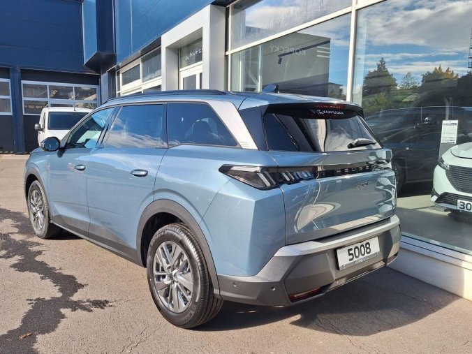 Peugeot 5008, Peugeot 5008 BUSINESS Hybrid 145 e-DCS6, barva modrá