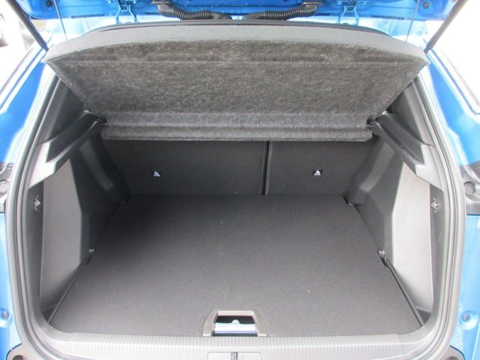 Peugeot 2008, Peugeot 2008 ALLURE PureTech 130 S&S EAT8, barva modrá
