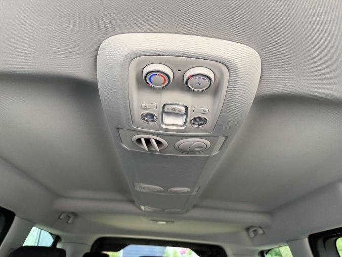 Peugeot Traveller, Peugeot Traveller Active L2 2.2 BlueHDi 150 MAN6, barva zelená