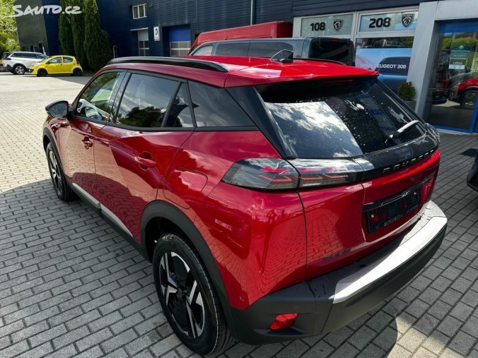 Peugeot 2008, Peugeot 2008 ALLURE PureTech 100 S&S MAN6, barva červená