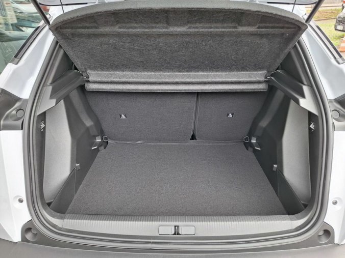 Peugeot 2008, Peugeot 2008 ALLURE 1.2 TURBO 100k MAN6, barva bílá