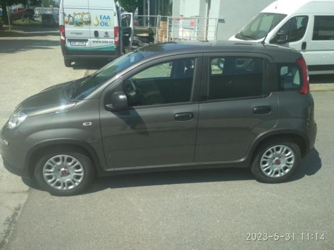 Fiat Panda, 1.0 70k COLD Italia, barva červená