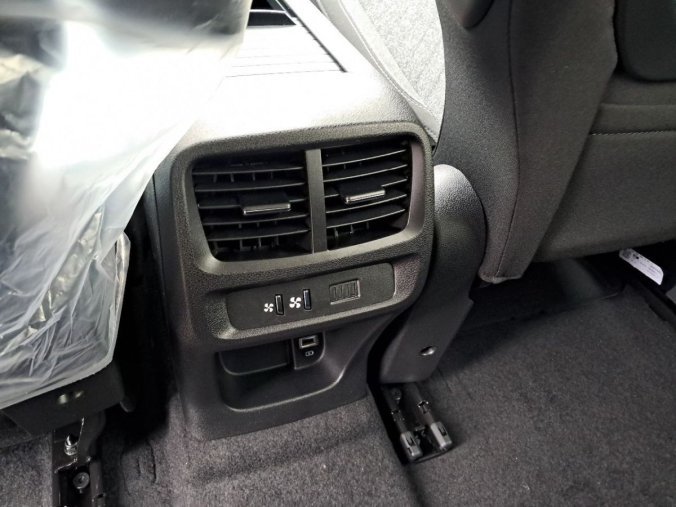 Peugeot Rifter, Peugeot Rifter LONG ALLURE BlueHDi 130 S&, barva zelená