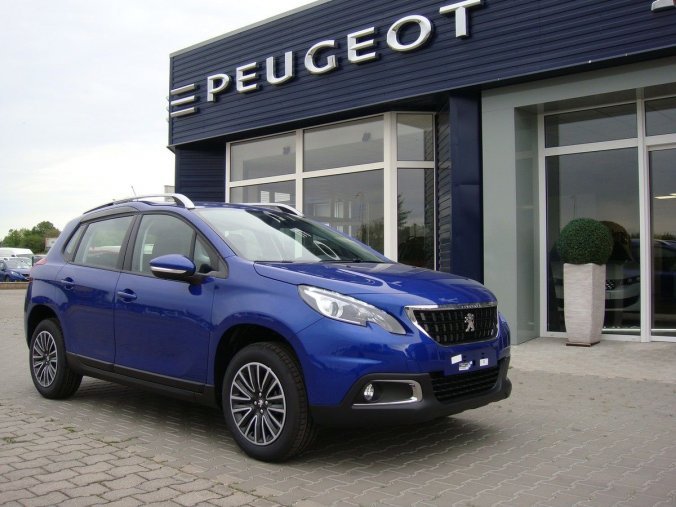 Peugeot 2008, Active 1.2 PureTech 130k, barva modrá