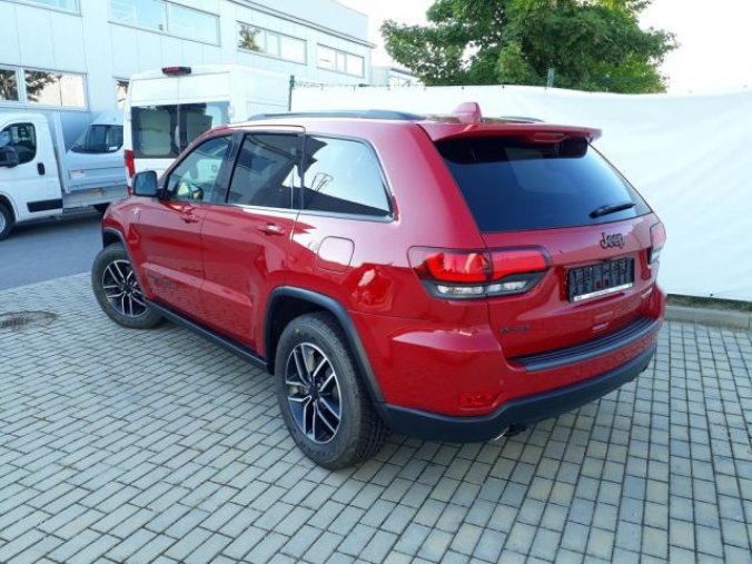 Jeep Grand Cherokee, 3,0 CRD Trailhawk 250k 4x4 AT, barva červená