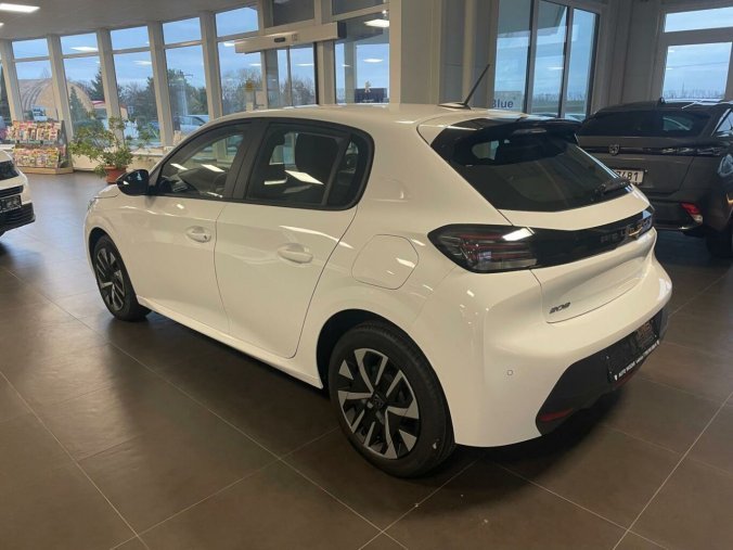 Peugeot 208, Peugeot 208 Active 1,2 PureTech 75k Man5, barva bílá