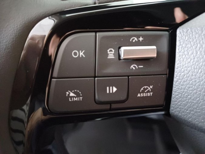 Peugeot Traveller, Peugeot Traveller ALLURE 2.2 BlueHDi 180k EAT8, barva šedá