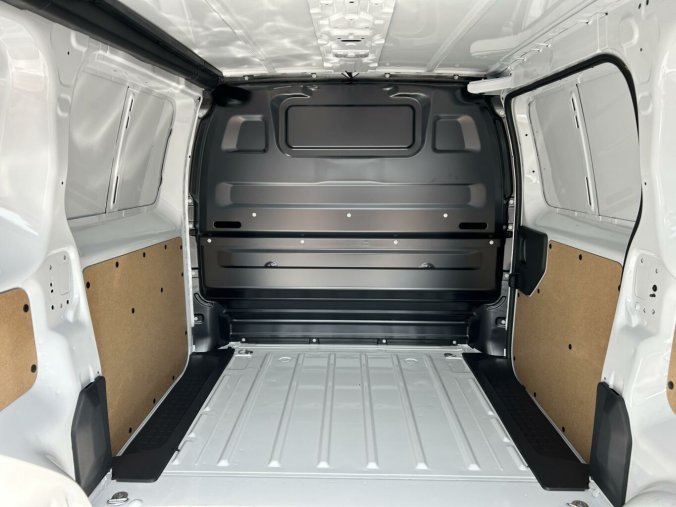 Peugeot Expert, Peugeot Expert Furgon L2 2.0 BlueHDi 145 MT, barva bílá