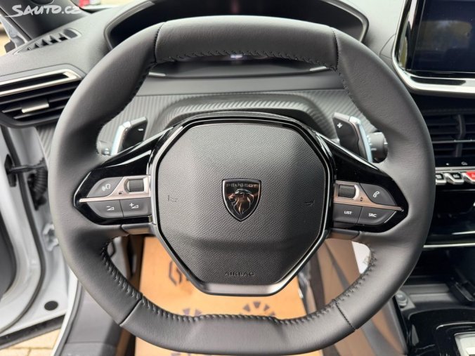 Peugeot 2008, Peugeot 2008 ALLURE PureTech 130k EAT8, barva bílá