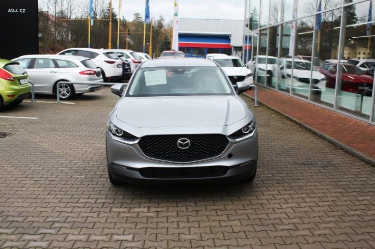 Mazda CX-30, SKYACTIV-G, barva stříbrná