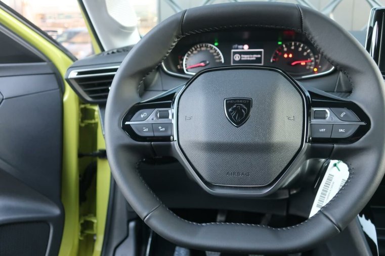 Peugeot 208, Peugeot 208 ACTIVE 1.2 MAN5 75k, barva zelená