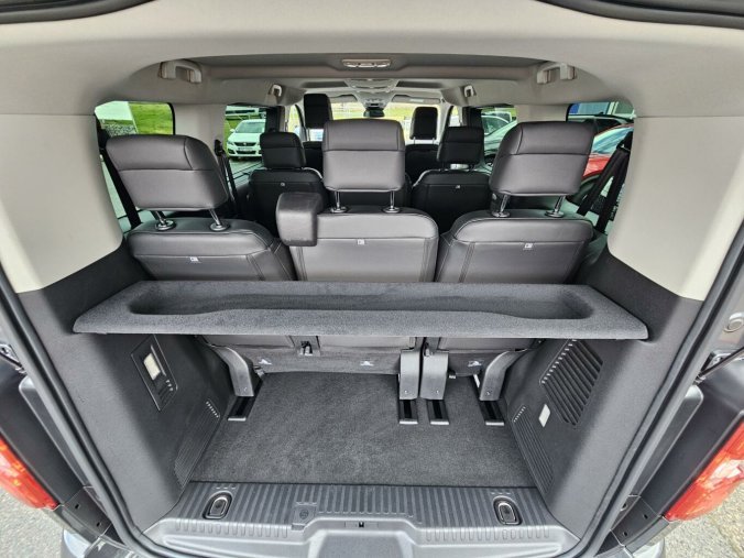Peugeot Traveller, Peugeot Traveller Allure St. 2.0 BHDi 180k EAT8, barva šedá