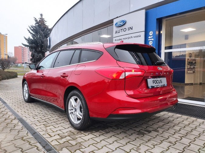 Ford Focus, kombi, Trend Edition Kombi 1,0 EcoBoost 92 kW / 125 k, barva červená