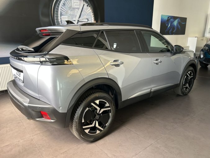 Peugeot 2008, Peugeot 2008 ALLURE PureTech 100 S&S MAN6, celoroční PNEU, barva stříbrná