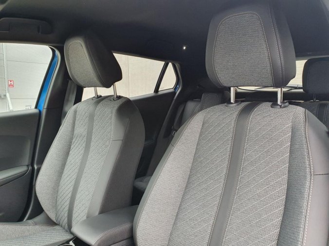 Peugeot 2008, Peugeot 2008 ALLURE 1.2 T 100k MAN6, barva bílá
