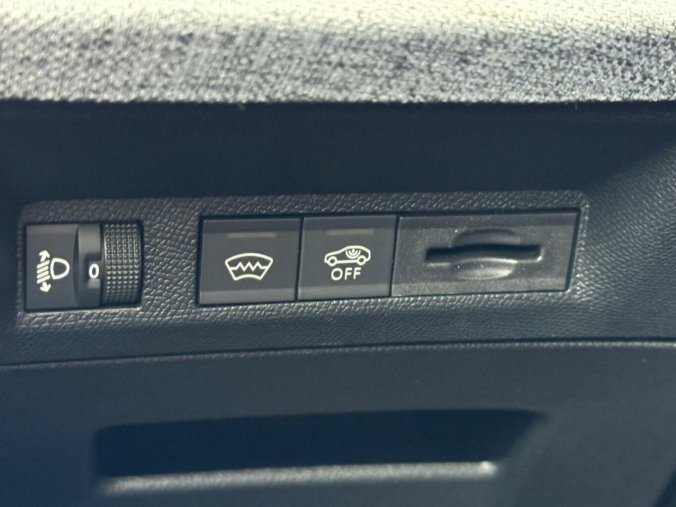Peugeot 5008, Peugeot 5008 5008 ALLURE Hybrid 136 e-DCS6, barva bílá