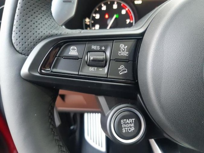 Alfa Romeo Stelvio, Veloce 4x4 2,0 280PS,nový mod., barva červená