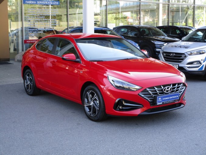 Hyundai i30, 1,0 T-GDI 88 kW MT, barva červená