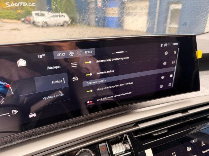 Peugeot 5008, Peugeot 5008 ALLURE Hybrid 145 e-DCS6, barva modrá