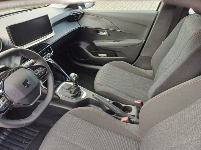 Peugeot 208, Peugeot 208 Style PureTech 1.2 7 let zár., barva šedá