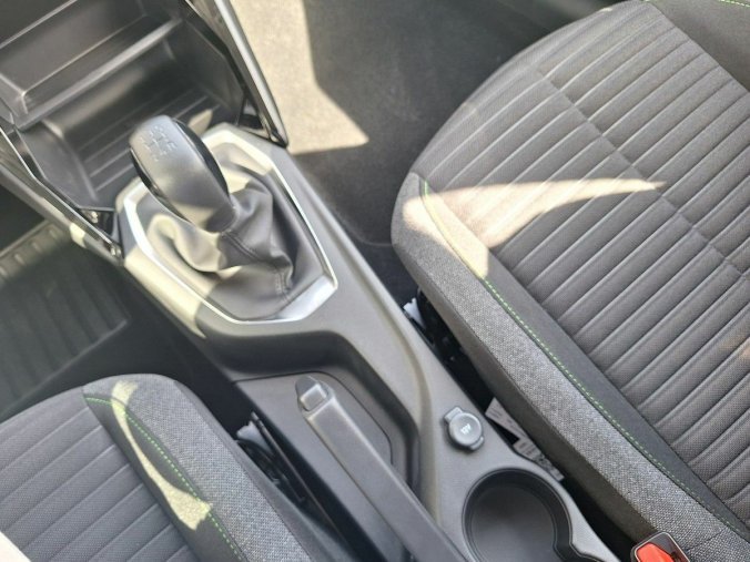 Peugeot 208, Peugeot 208 STYLE 1.2 PT 100K MAN6, barva bílá