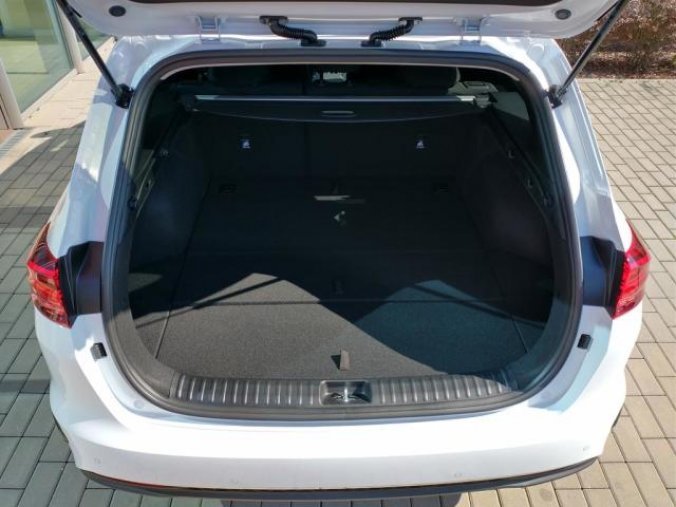 Kia Ceed, SW 1.5 T-GDi 7DCT TOP MY22, barva bílá
