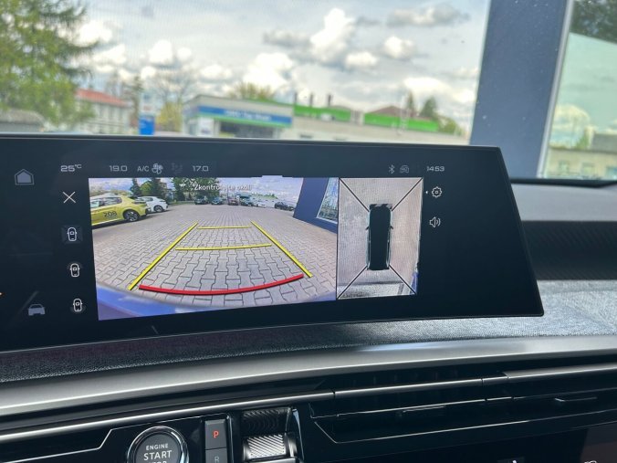 Peugeot 5008, Peugeot 5008 ALLURE Hybrid 145 e-DCS6, barva modrá