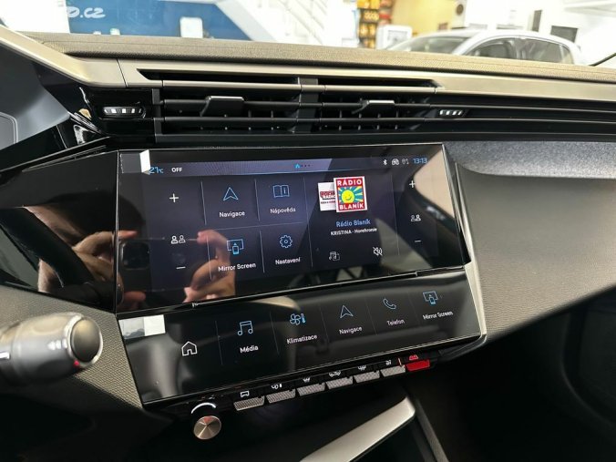 Peugeot 408, Peugeot 408 ALLURE Hybrid 145k e-DCS6, barva modrá