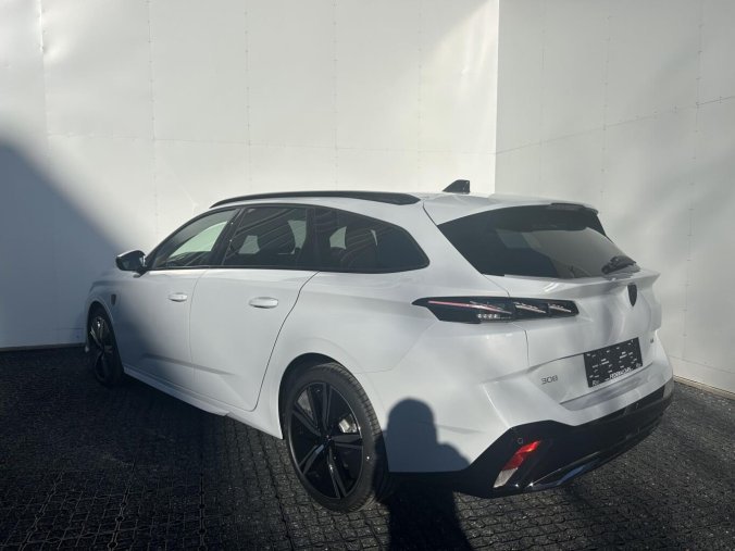 Peugeot 308, Peugeot 308 SW GT Hybrid 145 e-DCS6, barva bílá