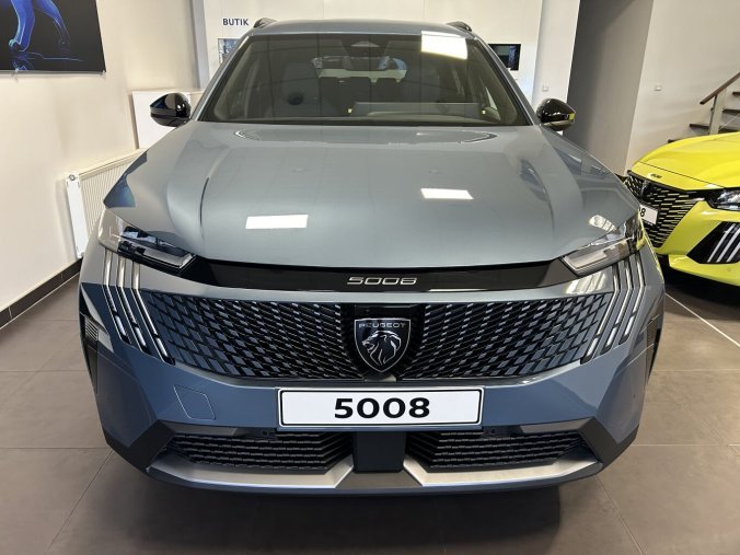 Peugeot 5008, Peugeot 5008 ALLURE Hybrid 145 e-DCS6, barva modrá