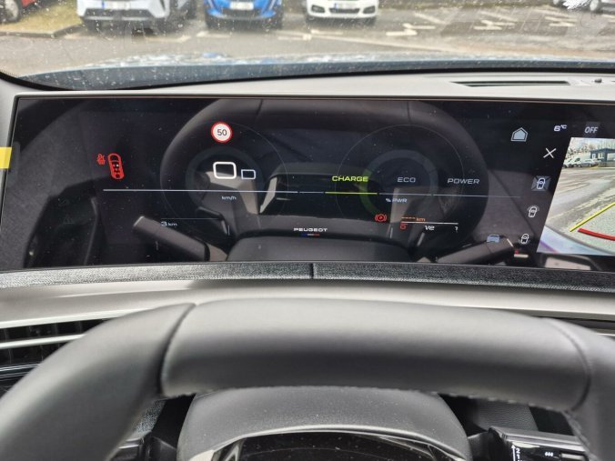 Peugeot 5008, Peugeot 5008 ALLURE Hybrid 145 e-DCS6, barva modrá