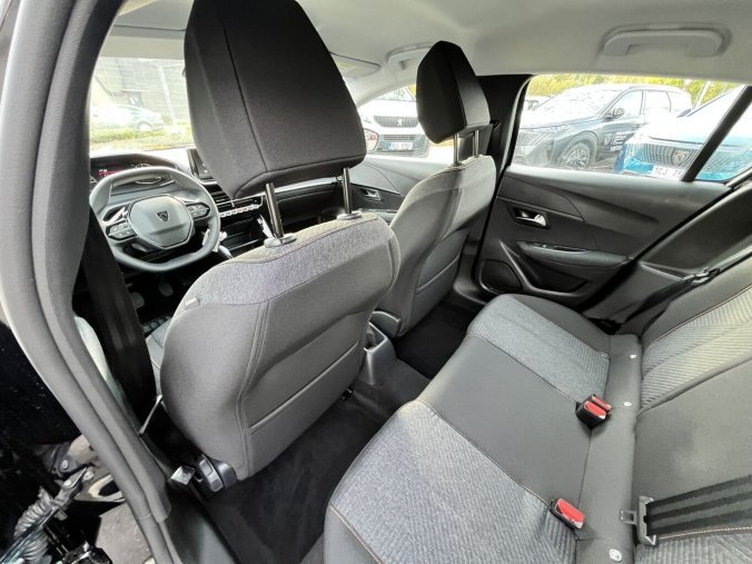 Peugeot 208, Peugeot 208 STYLE Turbo 100 MAN6, barva černá