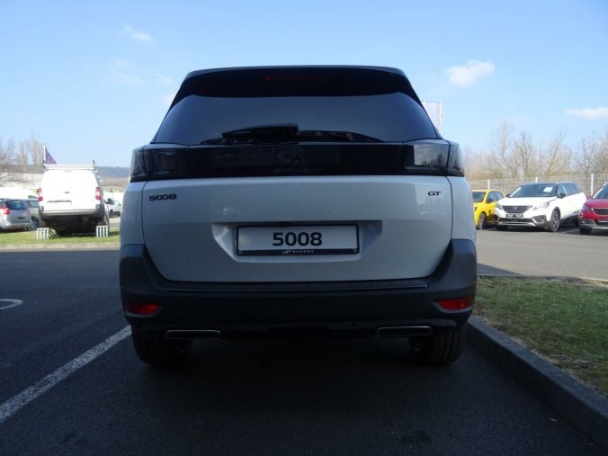 Peugeot 5008, Peugeot 5008 GT Hybrid 136 e-DCS6, barva bílá