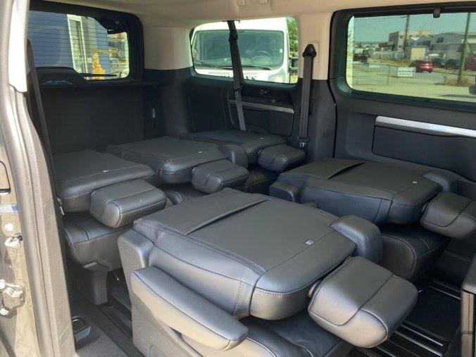 Peugeot Traveller, Peugeot Traveller Allure L3 2.2 BHDi 180 EAT8, barva šedá