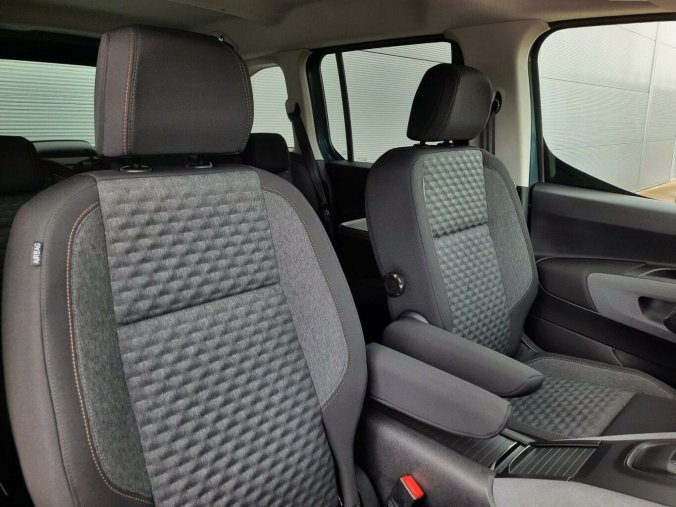 Peugeot Rifter, Peugeot Rifter GT BHDi 130k EAT8, barva modrá