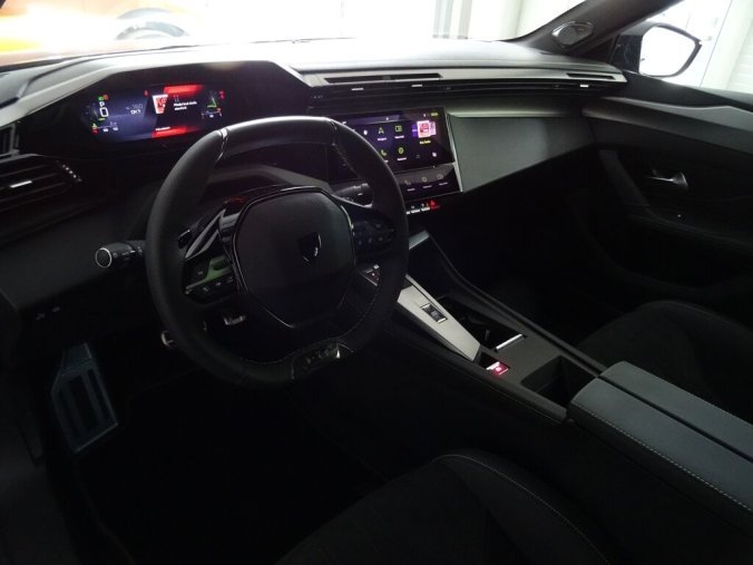 Peugeot 408, Peugeot 408 GT Hybrid 136 e-DCS6, barva modrá