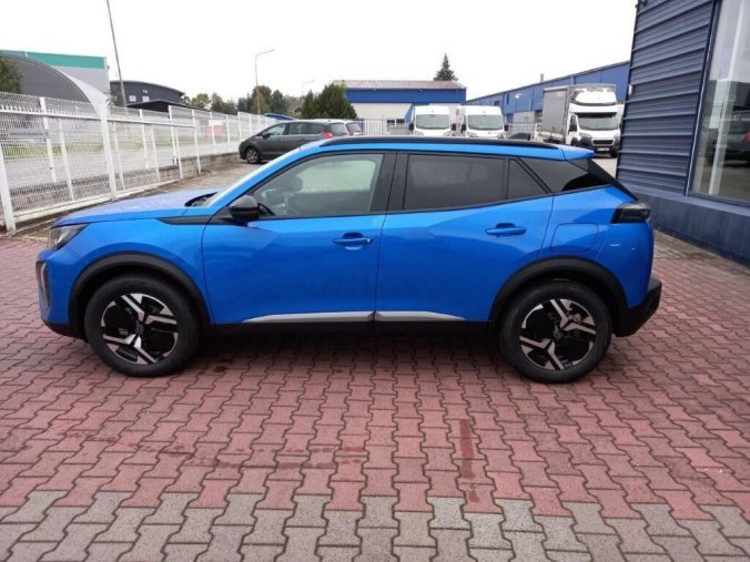 Peugeot 2008, Peugeot 2008 ALLURE 1.2 PureTech 7 let zár., barva modrá