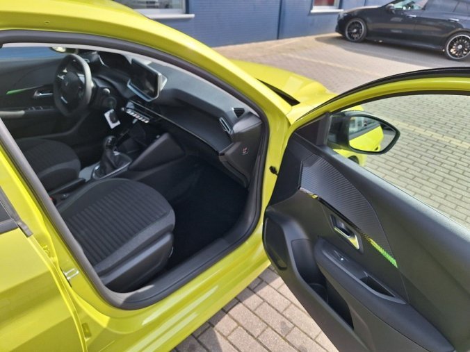 Peugeot 208, Peugeot 208 Style PureTech 100k MAN5, barva žlutá
