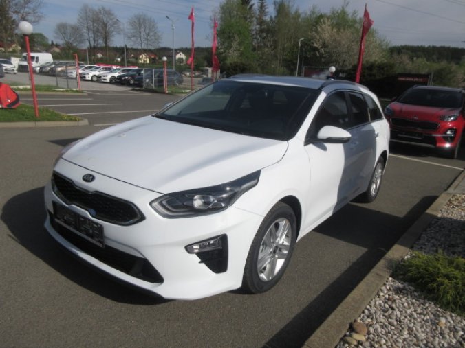 Kia Ceed, 1,5 T-GDi GPF 7DCT TOP, barva bílá