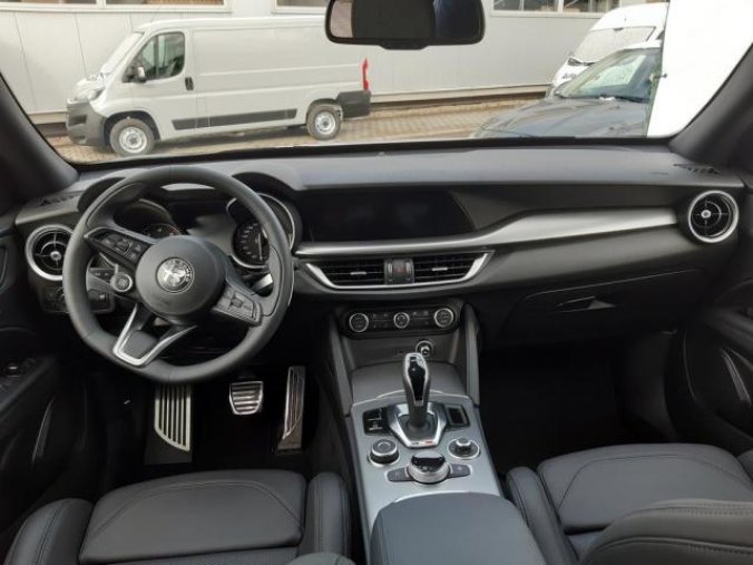 Alfa Romeo Stelvio, Veloce 4x4 2,0 280PS,, barva bílá