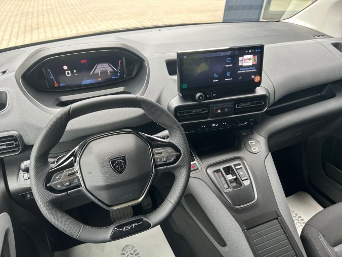 Peugeot Rifter, Peugeot Rifter GT BlueHDi 130 S&S EAT8, barva zelená