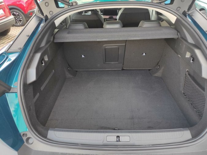 Peugeot 408, Peugeot 408 ALLURE Hybrid 136 e-DCS6, barva modrá