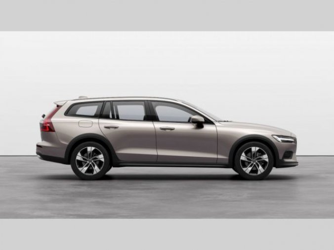 Volvo V60, B5 2.0L 250+14 HP CROSS COUNTR, barva stříbrná