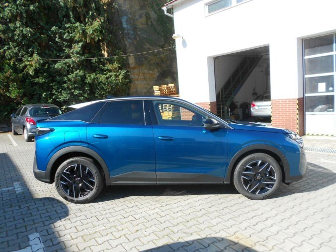 Peugeot 3008, Peugeot 3008 ALLURE Hybrid 136 e-DCS6, barva modrá