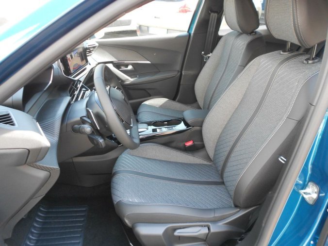 Peugeot 2008, Peugeot 2008 ALLURE PureTech 130 EAT, barva modrá